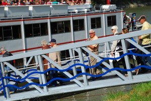 MelkBoardingBoat2 copy